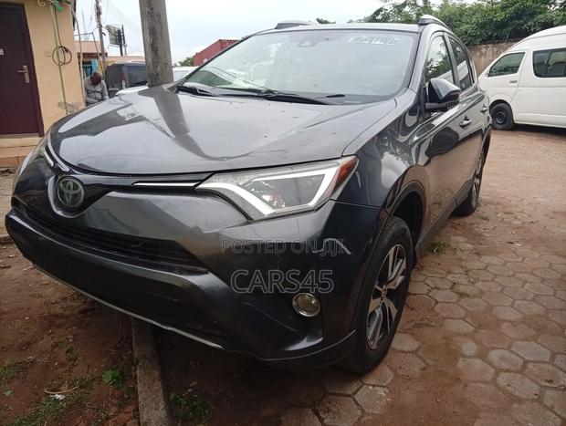 Toyota RAV4 2018 Gray
