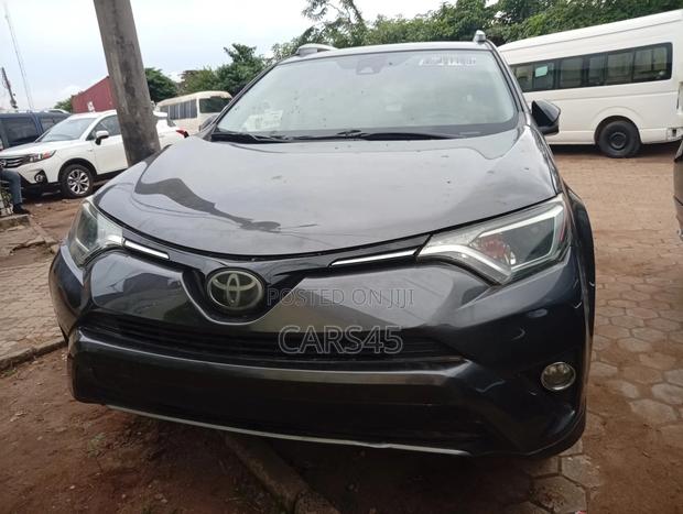 Toyota RAV4 2018 Gray