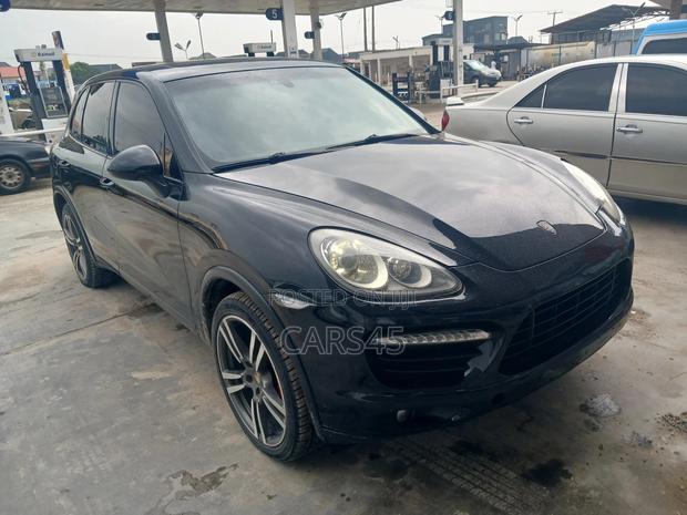 Porsche Cayenne Turbo 2011 Black