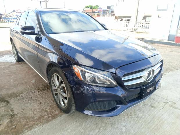 Mercedes-Benz C300 2015 Blue