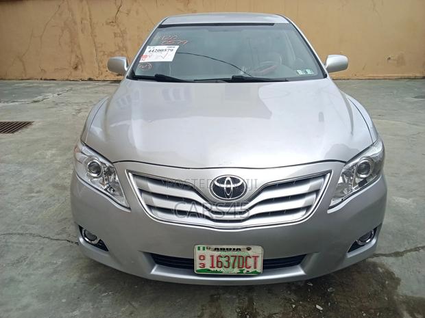 Toyota Camry 2011 Silver
