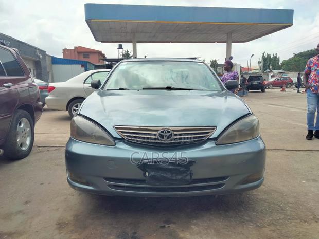 Toyota Camry 2002 Blue