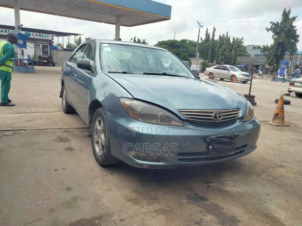 Toyota Camry 2002 Blue