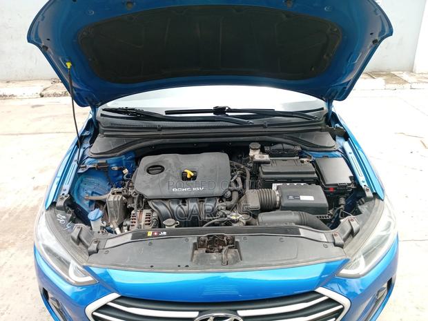 Hyundai Elantra 2018 Blue