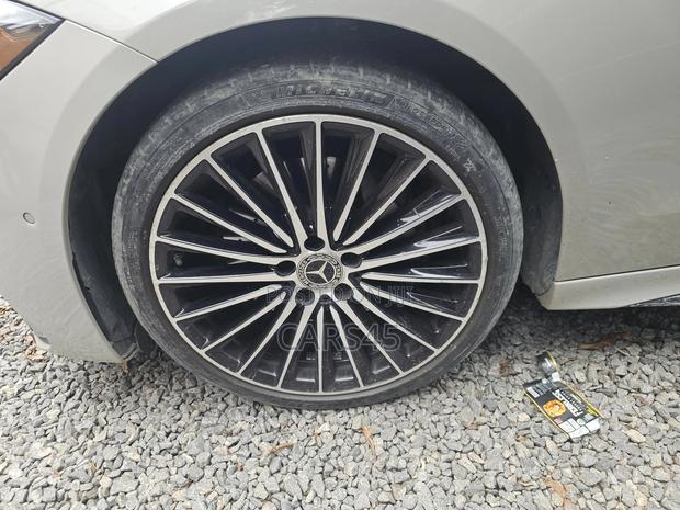 Mercedes-Benz C300 2023 Black