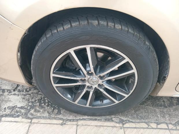 Toyota Camry 2012 Gold