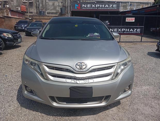 Toyota Venza 2016 Gray