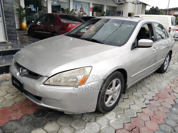 Honda Accord 2004 Silver