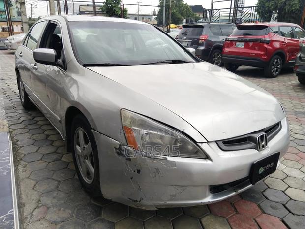 Honda Accord 2004 Silver