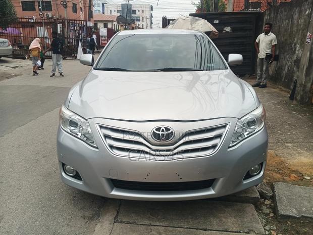 Toyota Camry 2011 Silver