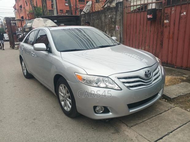 Toyota Camry 2011 Silver