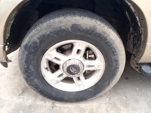 Ford Explorer 2003 Green