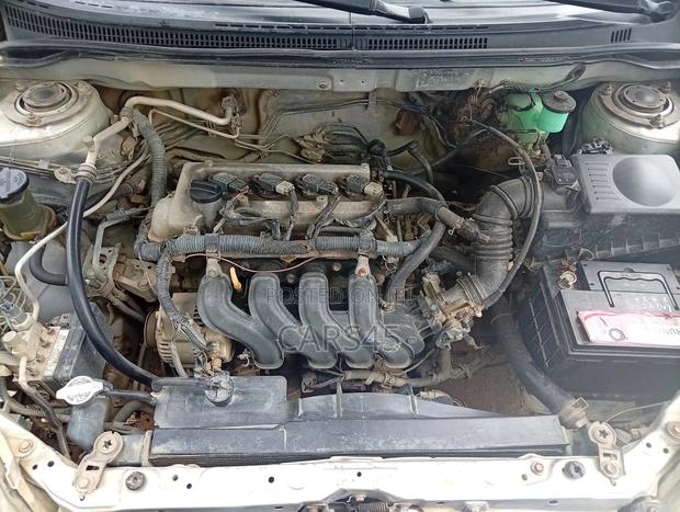 Toyota Corolla 2004 Silver