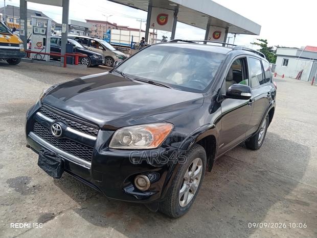 Toyota RAV4 2010 Black