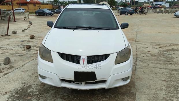 Pontiac Vibe Automatic 2003 White
