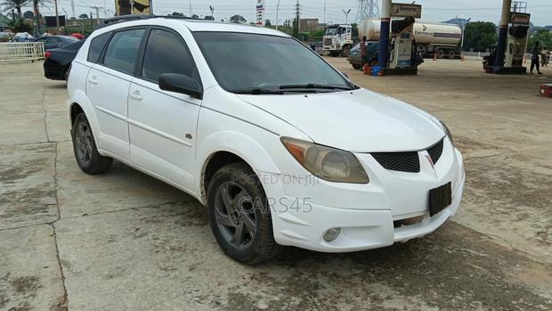 Pontiac Vibe Automatic 2003 White