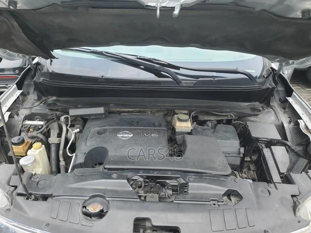 Nissan Pathfinder 2013 Silver
