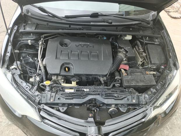 Toyota Corolla 2016 Black