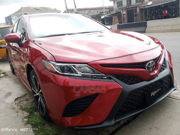Toyota Camry 2019 Red