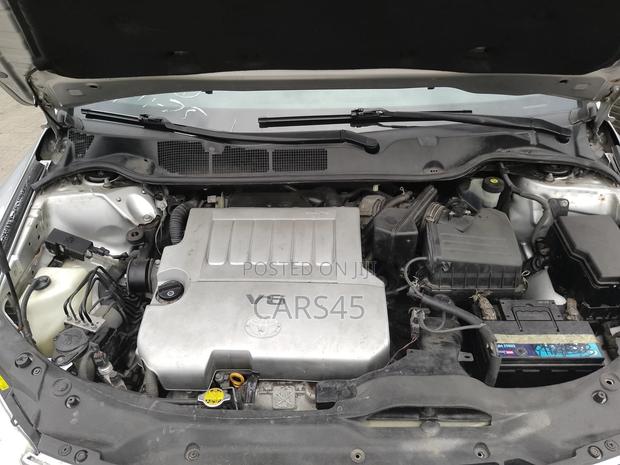Toyota Venza 2010 Silver