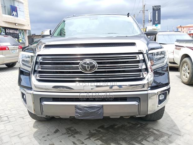 Toyota Tundra 2018 Black