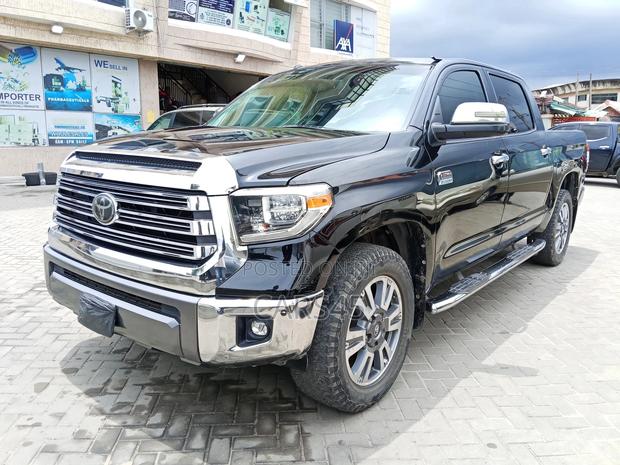 Toyota Tundra 2018 Black