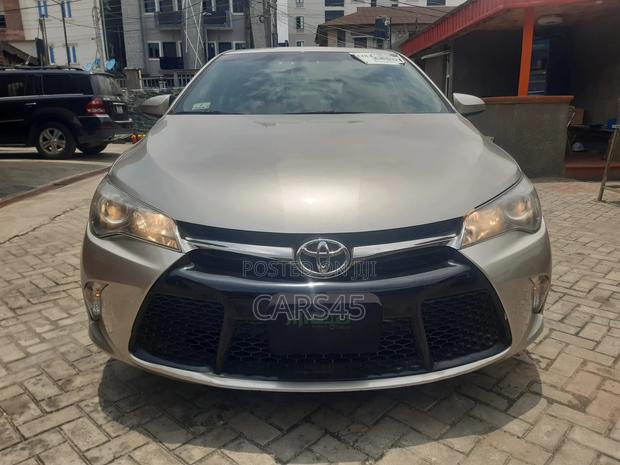 Toyota Camry 2015 Gold
