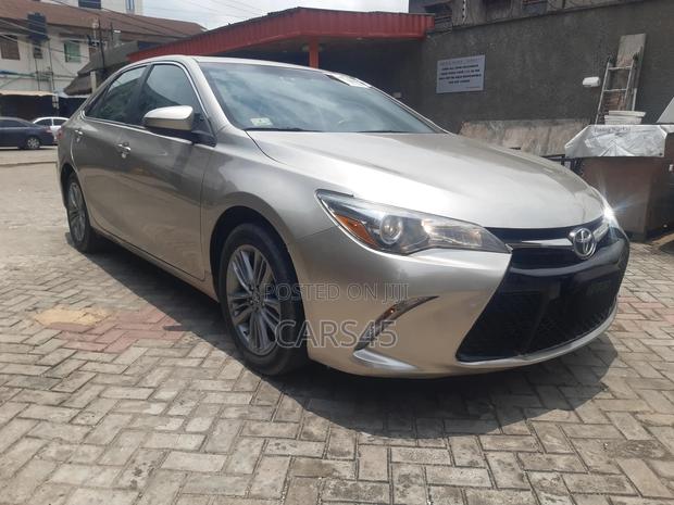 Toyota Camry 2015 Gold