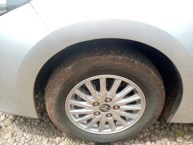 Toyota Corolla 2015 Silver