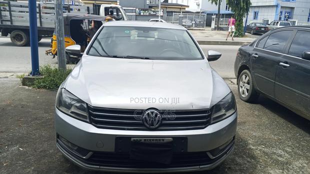 Volkswagen Passat 1.8 S Sedan 2012 Silver