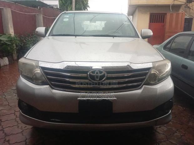 Toyota Fortuner 2013 Silver