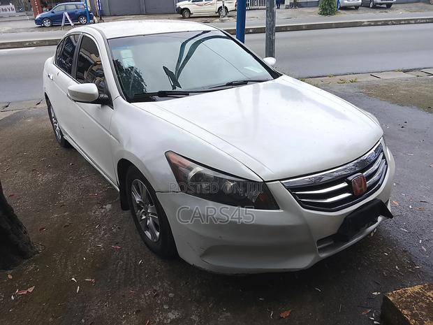 Honda Accord 2011 White