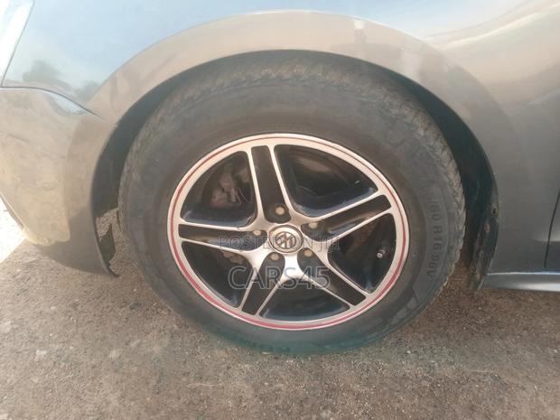 Volkswagen Passat 2014 Gray