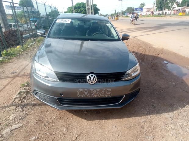 Volkswagen Passat 2014 Gray