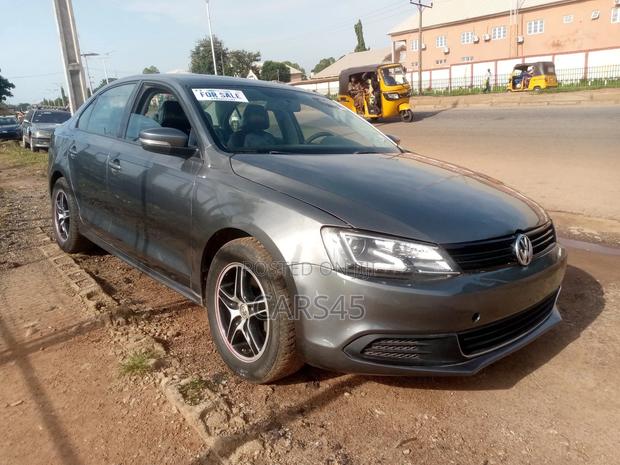 Volkswagen Passat 2014 Gray