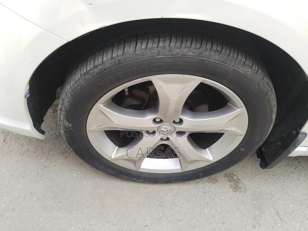 Toyota Venza 2010 White