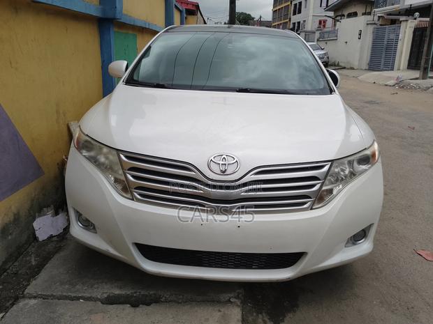 Toyota Venza 2010 White