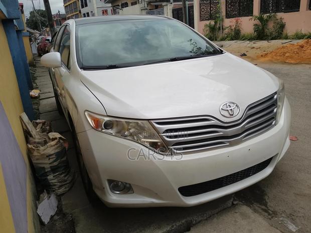 Toyota Venza 2010 White