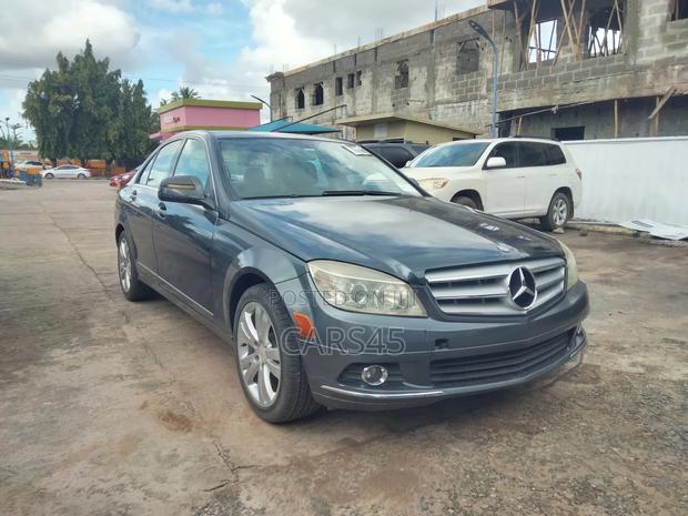 Mercedes-Benz C300 2011 Gray