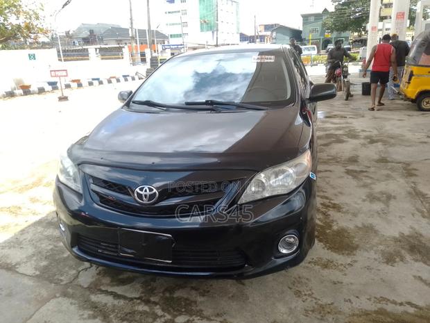 Toyota Corolla 2011 Black
