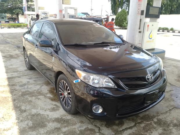 Toyota Corolla 2011 Black