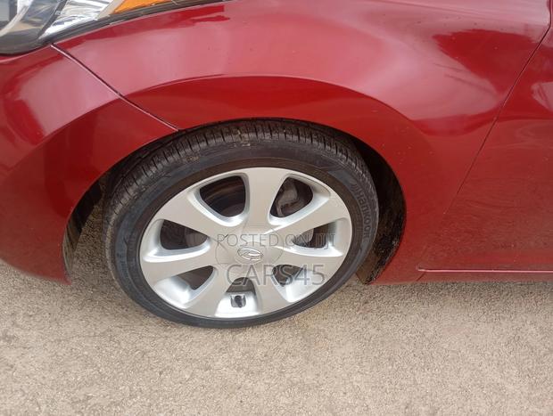 Hyundai Elantra 2012 Red