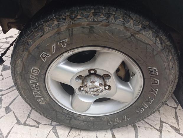 Nissan Pick-Up 2007 White