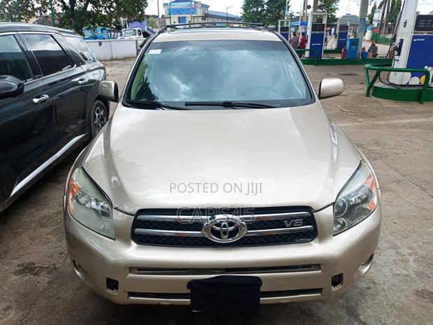 Toyota RAV4 2008 Gold