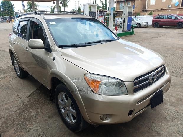 Toyota RAV4 2008 Gold