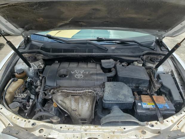 Toyota Camry 2010 Silver