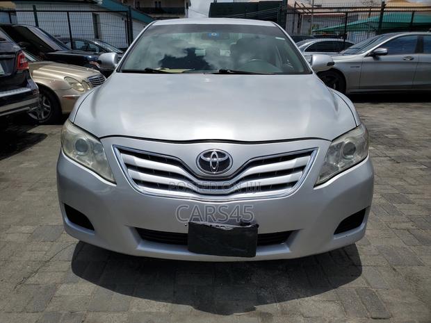 Toyota Camry 2010 Silver