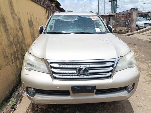 Lexus GX 2013 Gold