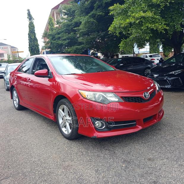 Toyota Camry 2014 Red