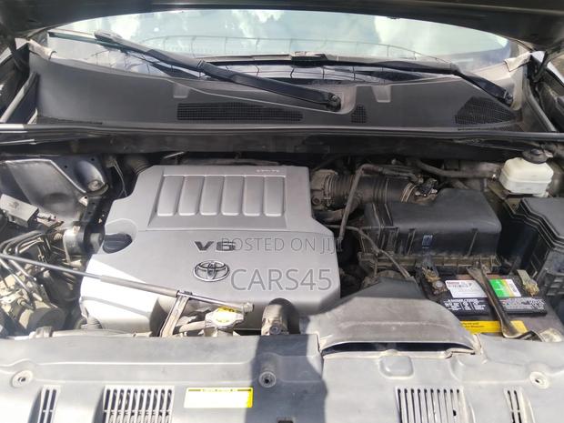 Toyota Highlander 2011 Gray